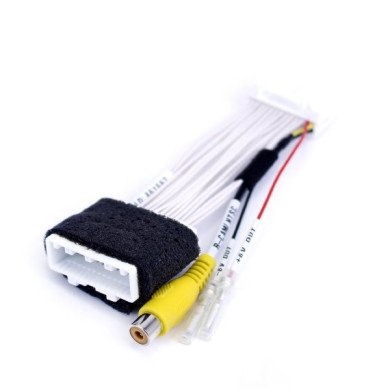 Adaptor pentru conectarea unei camere de marsarier la un monitor Mazda Adaptor pentru conectarea unei camere de marsarier la un monitor Mazda