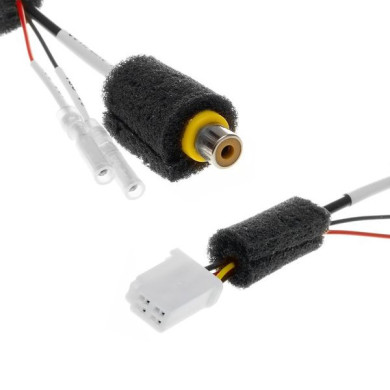 Adaptor pentru conectarea camerei marșarier la monitoarele Mazda 2006-2014 Adaptor pentru conectarea camerei marșarier la monitoarele Mazda 2006-2014