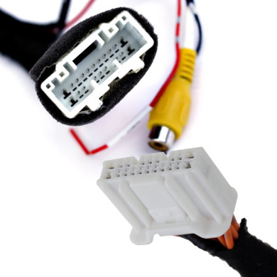 Adaptor pentru camera de marsarier pentru monitor Mazda 3 hatchback 2013-2018 Adaptor pentru camera de marsarier pentru monitor Mazda 3 hatchback 2013-2018