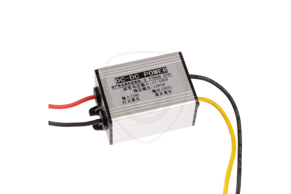 Convertor de tensiune de la 17–100V la 12V (3A) pentru camere de marșarier