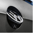 Cameră de marșarier în sigla VW – cameră rabatabilă pentru Volkswagen